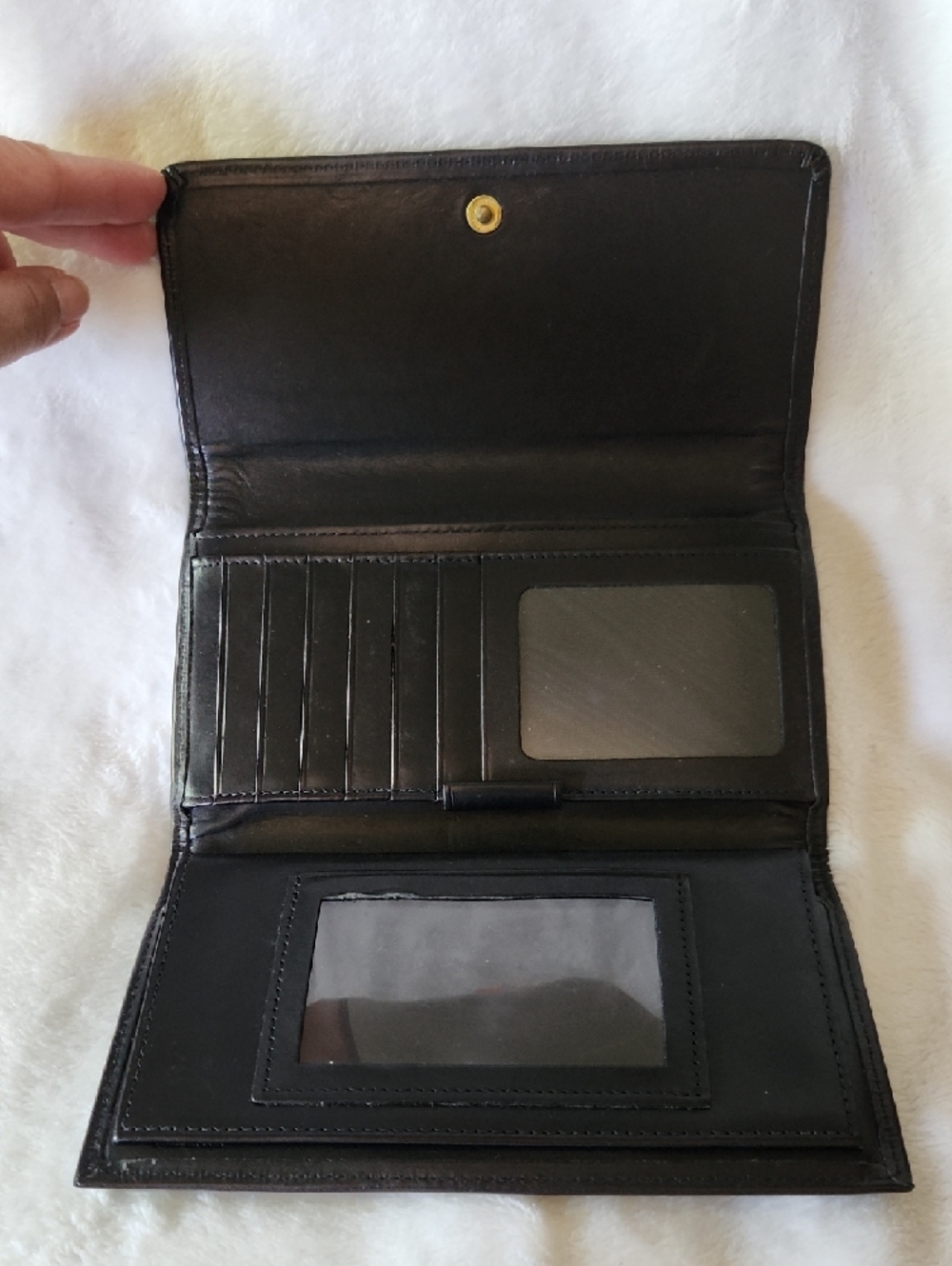 Classic Dooney & Bourke Black Leather Wallet - Picture 2 of 7